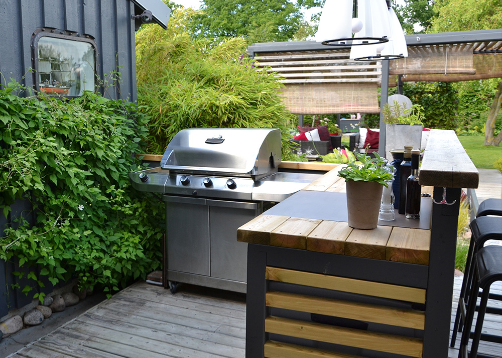 Maximising Space: Outdoor Kitchen Ideas for Small Backyards 