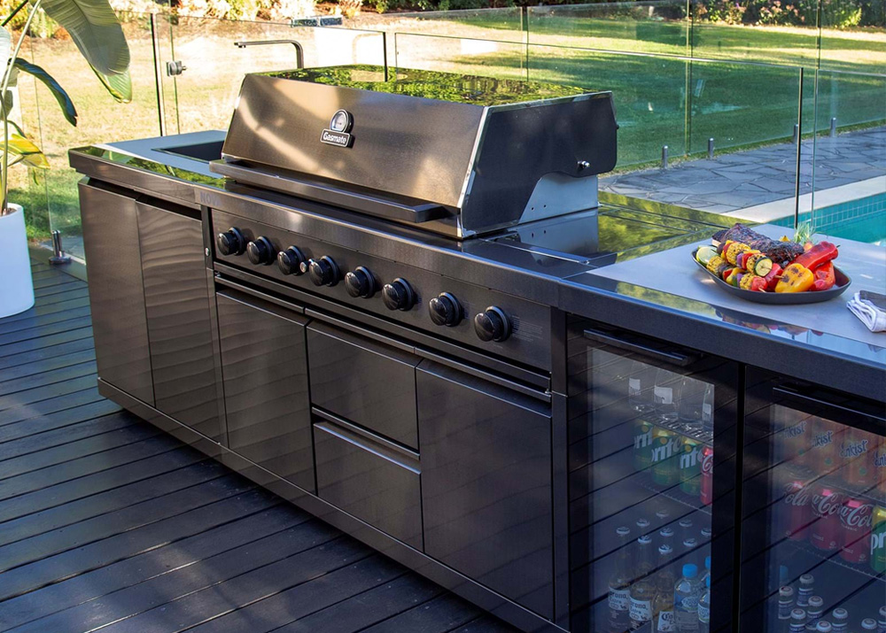 Top 10 Must-Have Features for Your Outdoor Kitchen