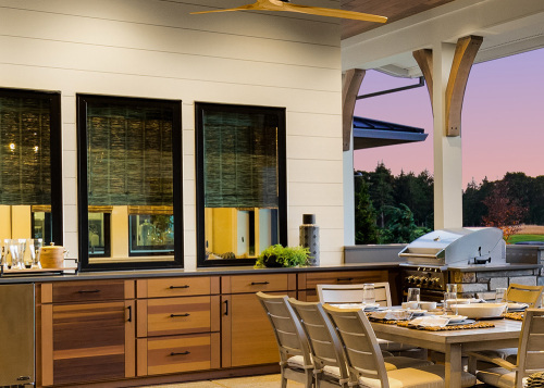 Exploring the Benefits of an Outdoor Kitchen 